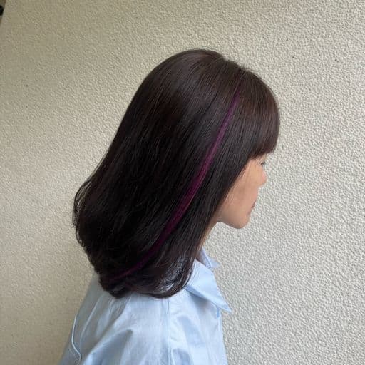 女生中長髮、短瀏海、女生染髮