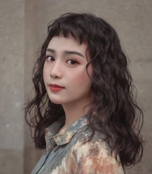 女生長髮、短瀏海、女生燙髮