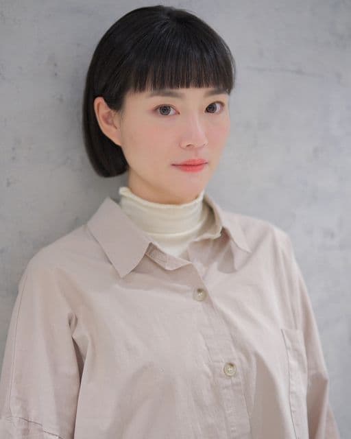 女生短髮、短瀏海、鵝蛋臉