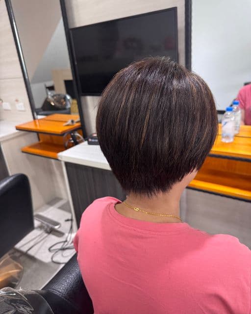 女生中長髮、短瀏海、女生染髮