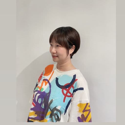 女生短髮、短瀏海、圓臉