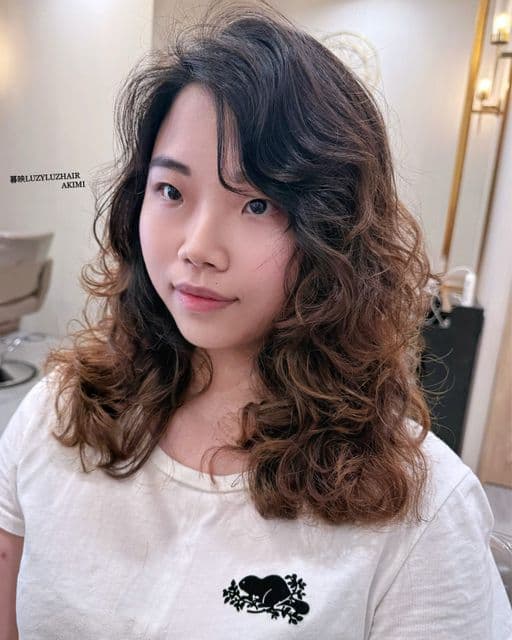 女生長髮、長瀏海、女生燙髮