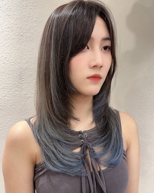 女生中長髮、長瀏海、女生染髮