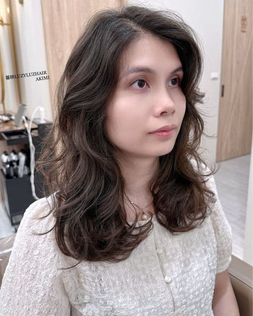 女生長髮、長瀏海、女生燙髮