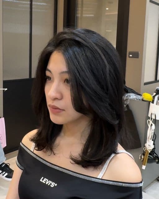 女生中長髮、長瀏海、電棒造型