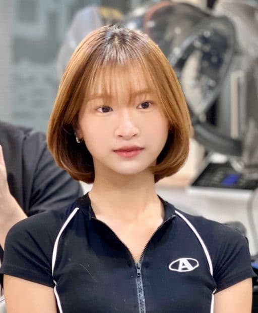 女生中長髮、內彎c字燙、短鮑伯