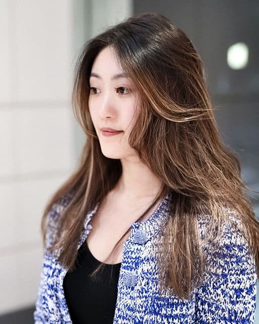 女生染頭髮、女生捲髮、光線染
