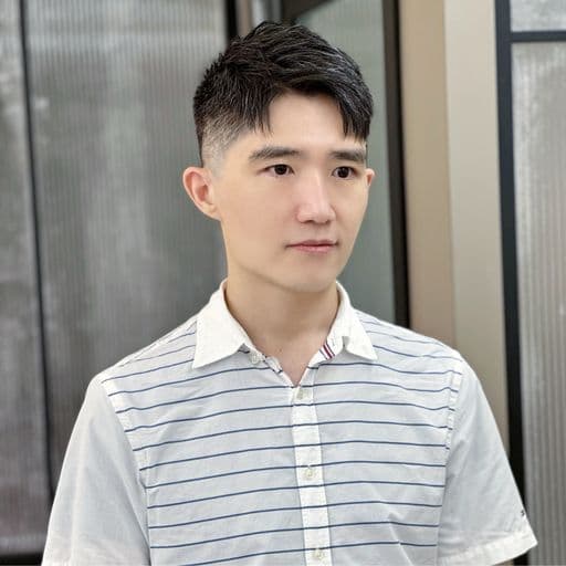 男生短髮、短瀏海、方臉