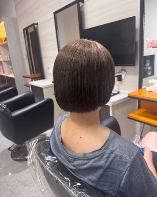 女生中長髮、短瀏海、女生染髮