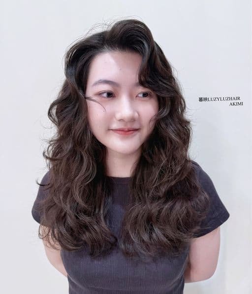 女生長髮、短瀏海、女生燙髮