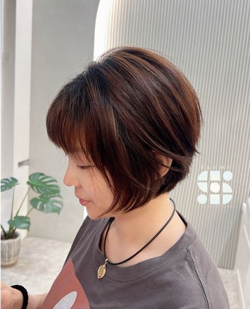 女生短髮、短瀏海、三角臉