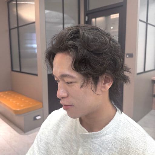 男生短髮、長瀏海、鵝蛋臉