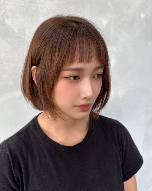 女生中長髮、短瀏海、女生染髮