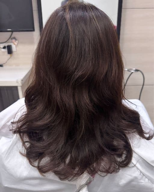 女生長髮、短瀏海、女生燙髮