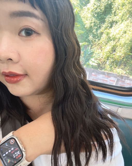 女生長髮、短瀏海、電棒造型