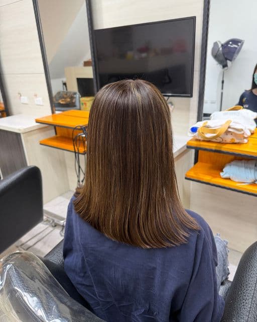 女生長髮、短瀏海、女生染髮