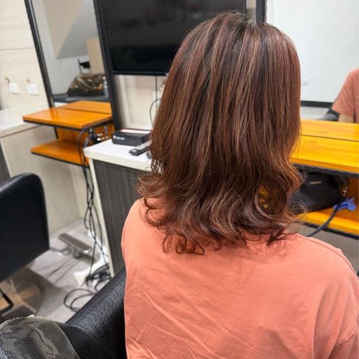 女生長髮、短瀏海、女生染髮