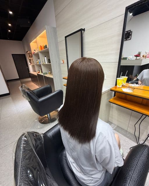 女生長髮、短瀏海、女生染髮