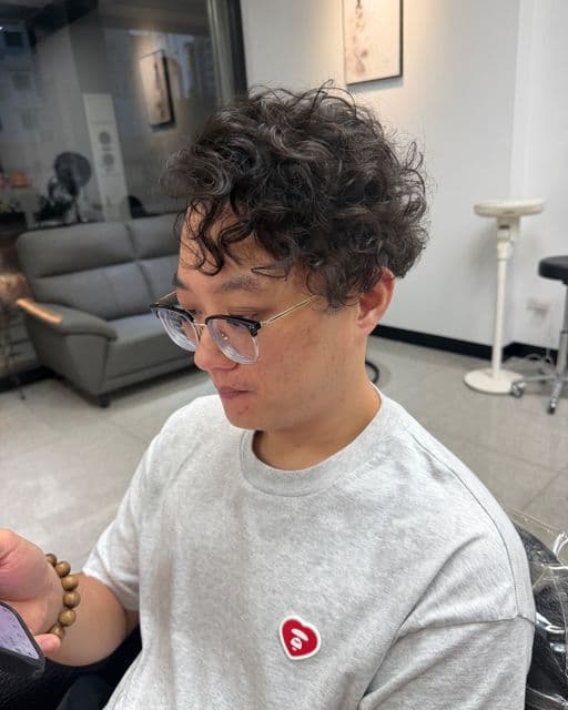 男生短髮、長瀏海、男生燙髮