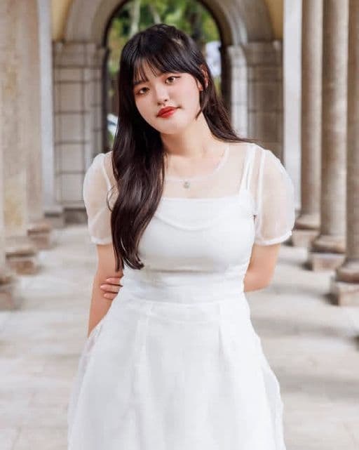 女生長髮、短瀏海、電棒造型