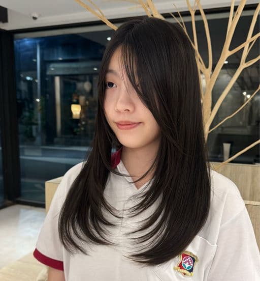 女生長髮、長瀏海、高層次剪裁