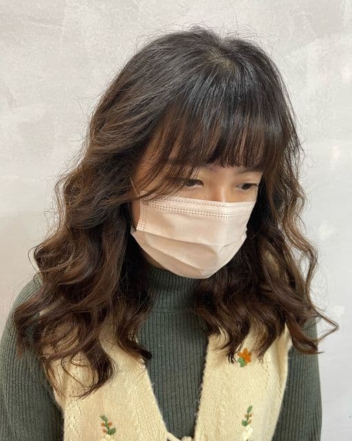 女生長髮、短瀏海、女生燙髮