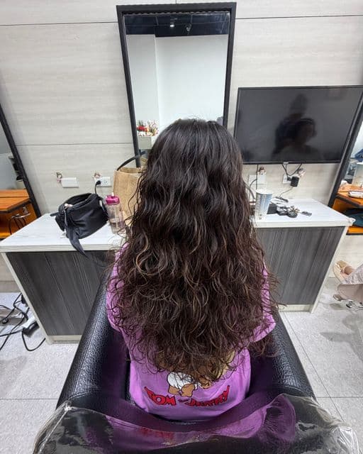 女生長髮、短瀏海、女生燙髮