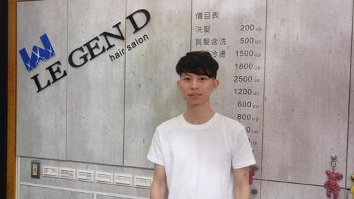 男生短髮、黑色