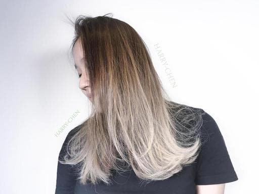 女生長髮、蜂蜜奶茶色