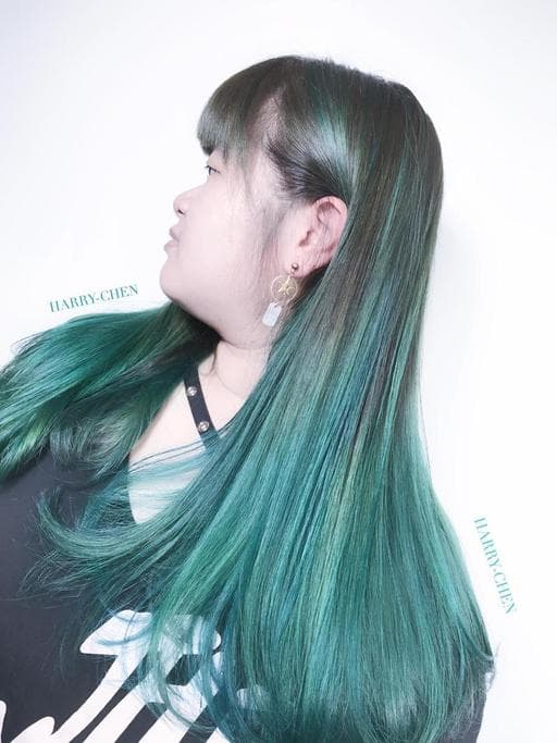 女生長髮