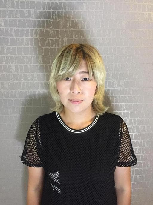 女生短髮、霧面、質感