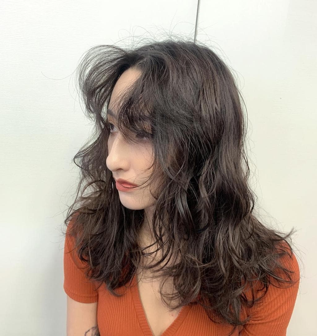 女生染燙