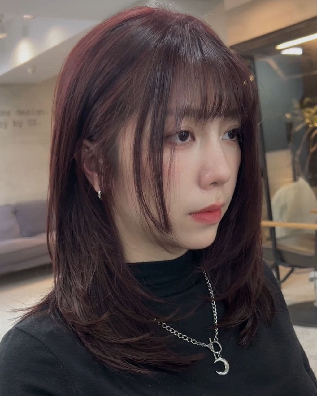 女生過肩長髮