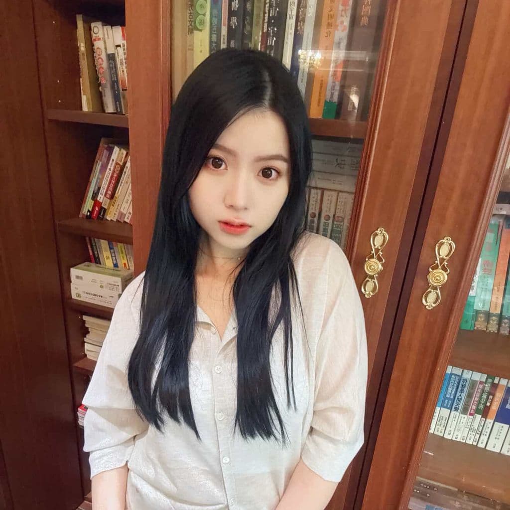 女生染髮