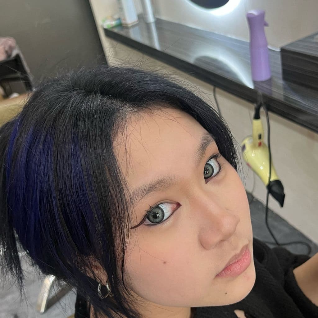 女生長髮