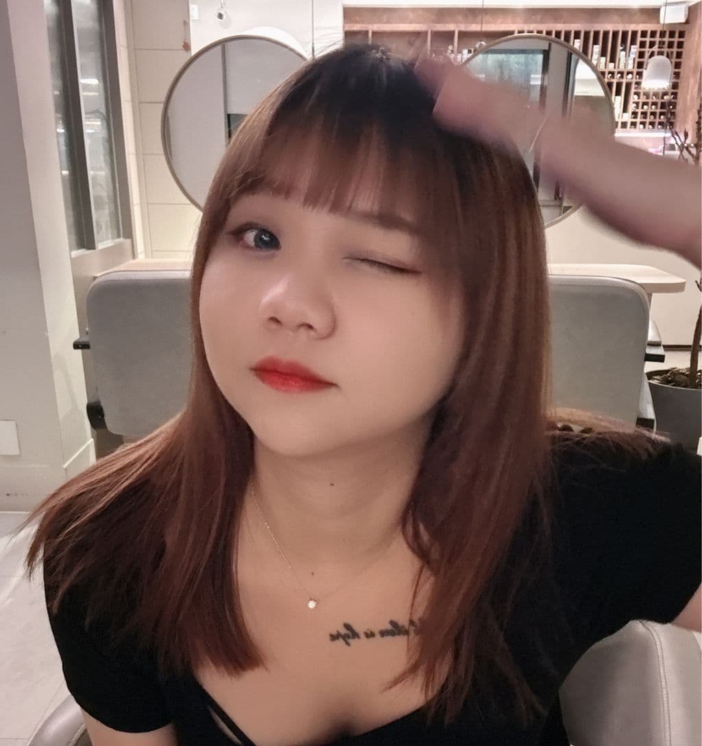 女生燙髮