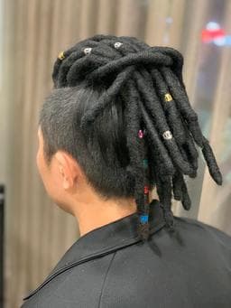 伊立米接育髮 時尚髮藝