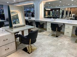 ADAMANT HAIR SPACE 專業沙龍 - 旗艦店
