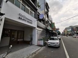 Bravo hair salon