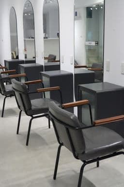 SZUK HAIR SALON