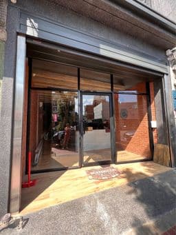 Doreen hair coffee salon