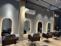 Doreen hair coffee salon