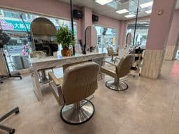 How 王 美 Hair Space