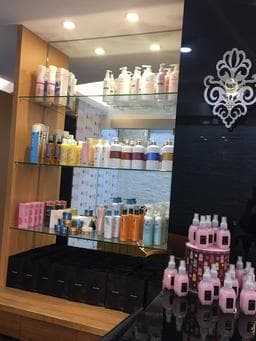 芝山上越旗艦店