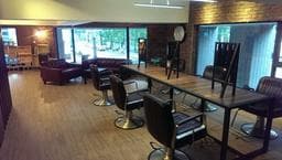 CORNER HAIR DRESSING