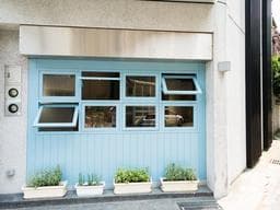 A Relax Hair Salon