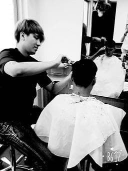 岡 hair