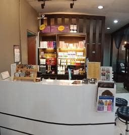 THE HAIR HISTORY SALON