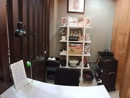 THE HAIR HISTORY SALON