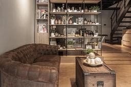 The lounge hair salon